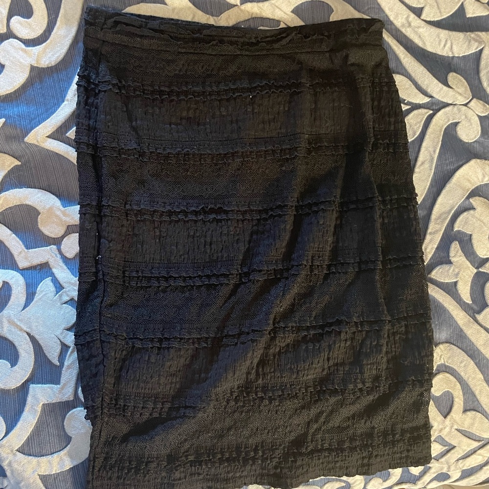 Guess lace stretchy skirt